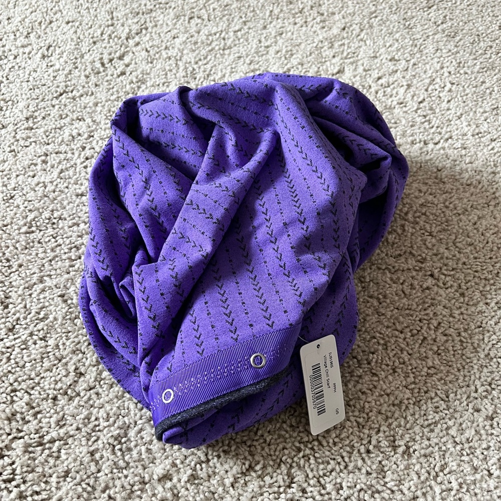 Ivivva Scarf - Picture 1 of 2